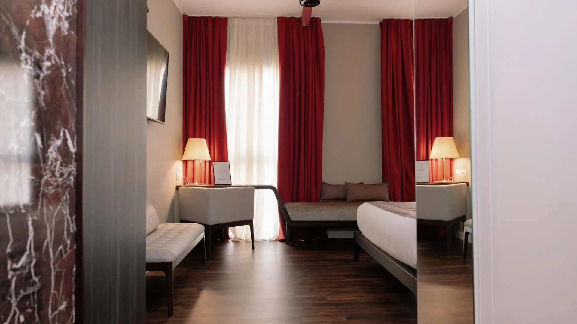 ****  10 Keys Milano Hotel Italy