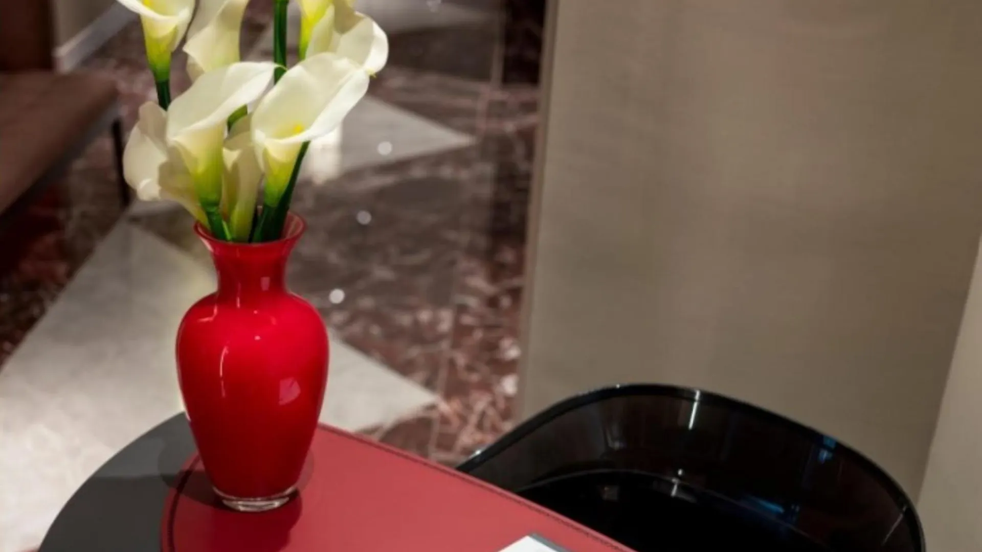 10 Keys Milano Hotel